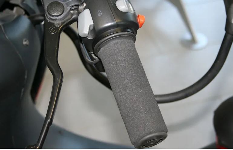 Soft Gripps für BMW K1200R & K1200R Sport